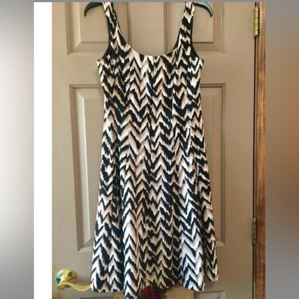 Fit & Flare Black/Beige/White Connected Apparel Flounce Swing Dress